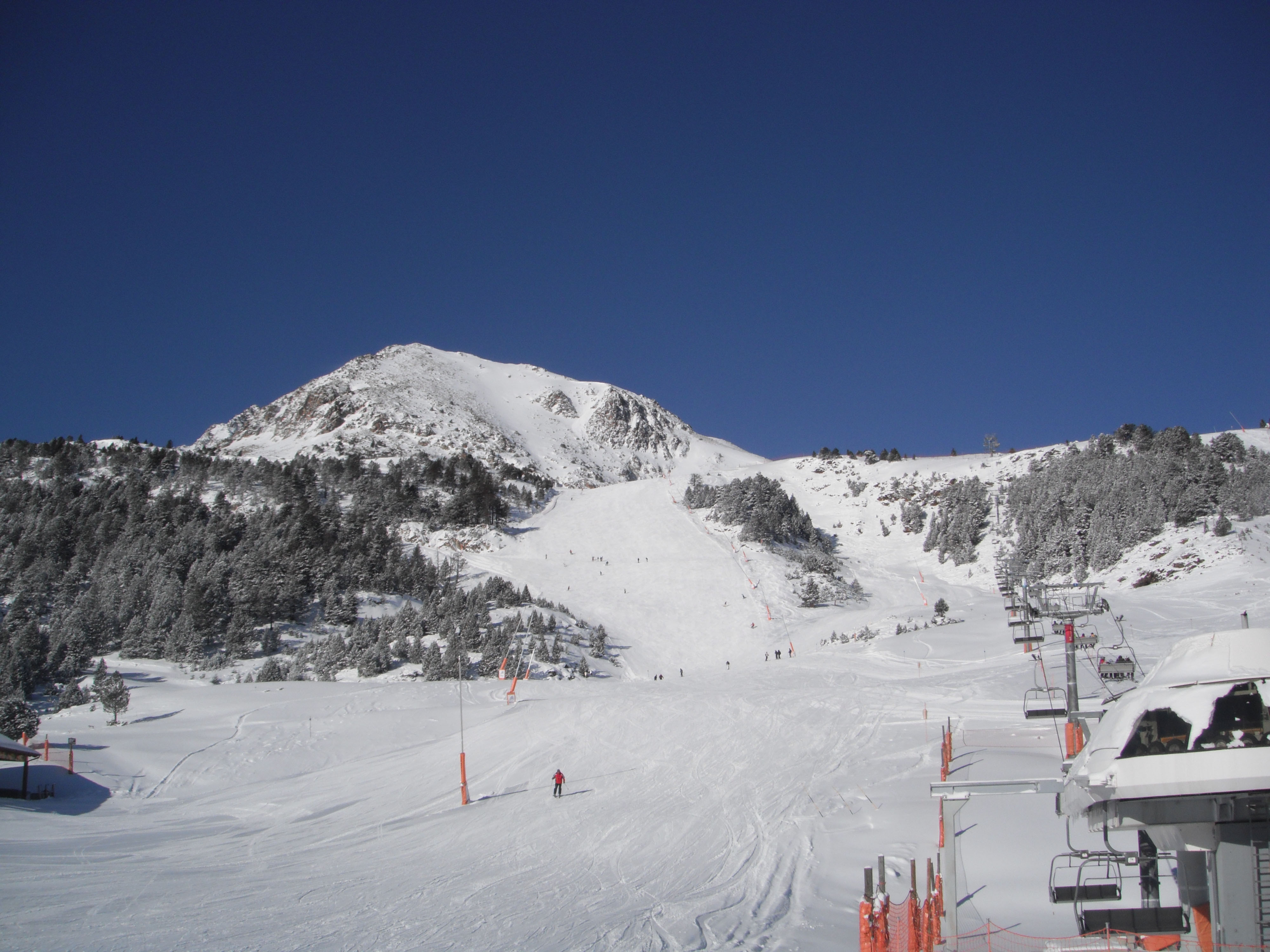 Looking up the slopes - 30/01/2012