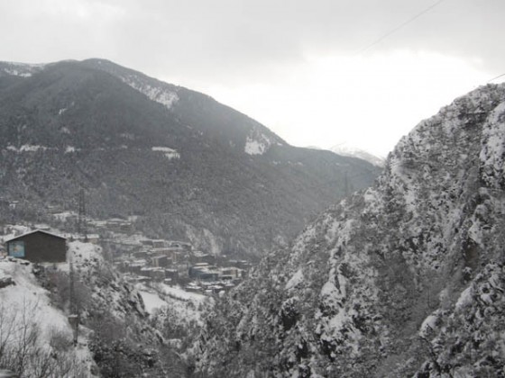 Encamp town in the mountain valley 16/01/13