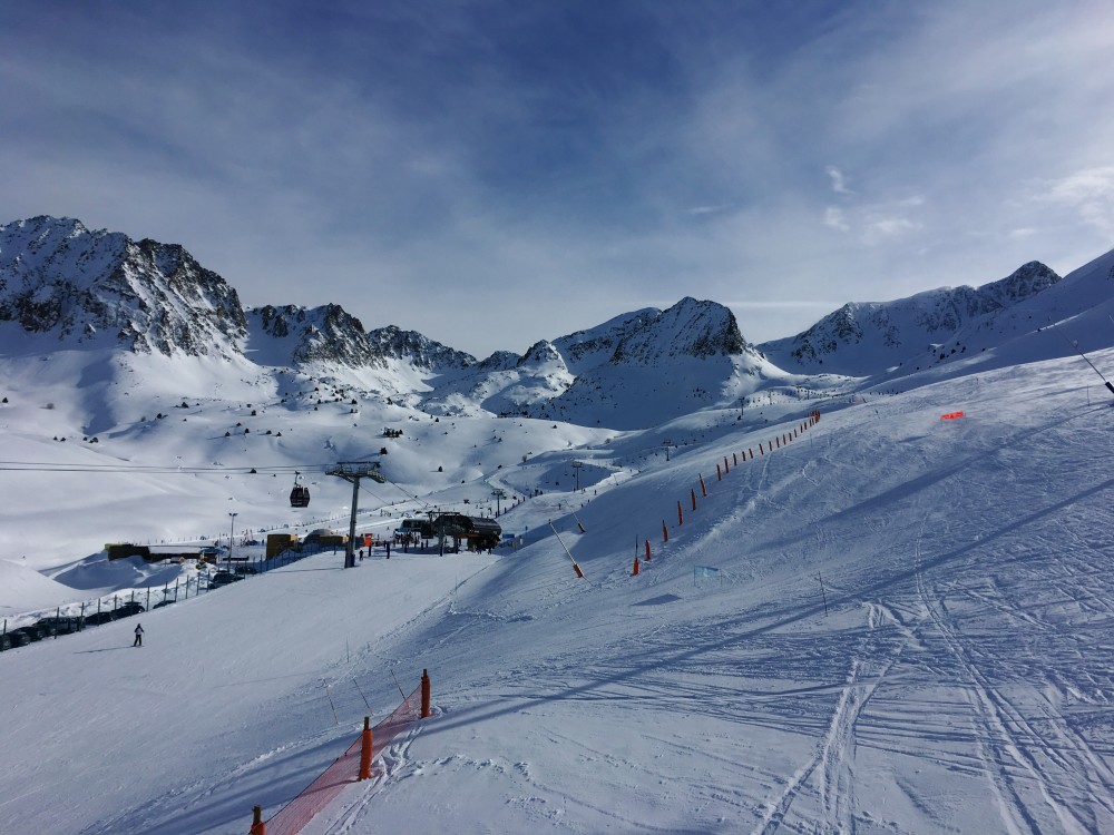 Pas de la Casa Gondola to the Ski School