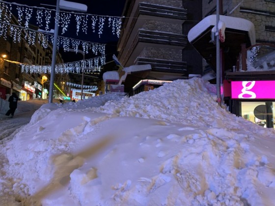Snow piled on the streets of Pas de la Casa