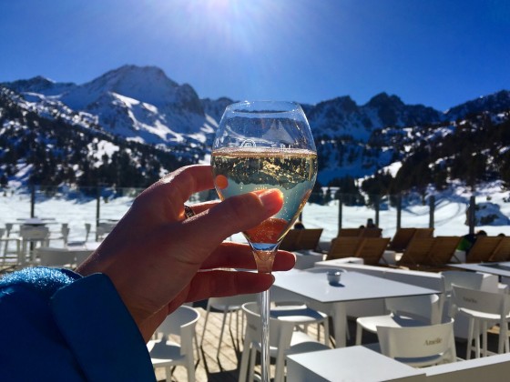 Cheers to the weekend from Grandvalira Grau Roig!