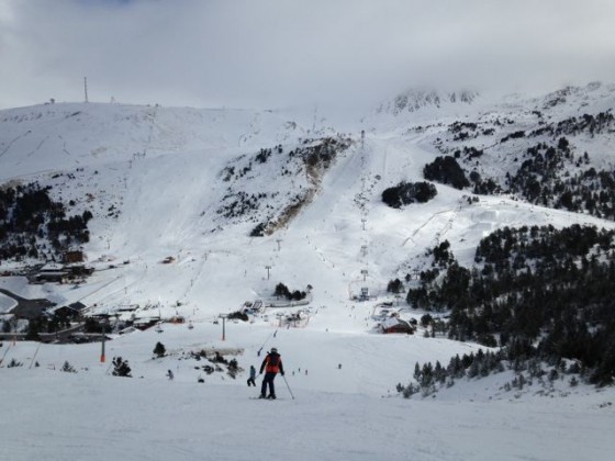 Skiing down Pista Llarga