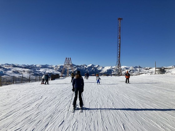 Skiing to the antenas of Pas de la Casa